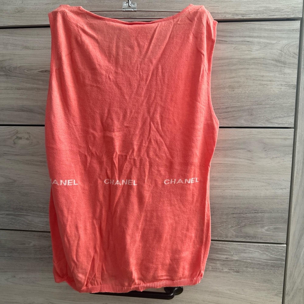 CHANEL Coral Sleeveless Knit Top